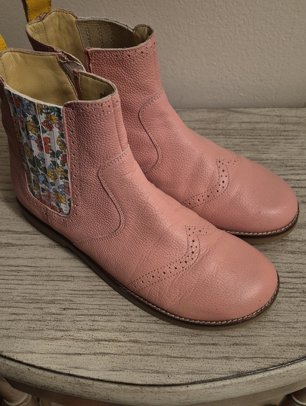 Mini Boden Pink Leather Chelsea Boots with Floral Elastic Panels Sz Euro 37